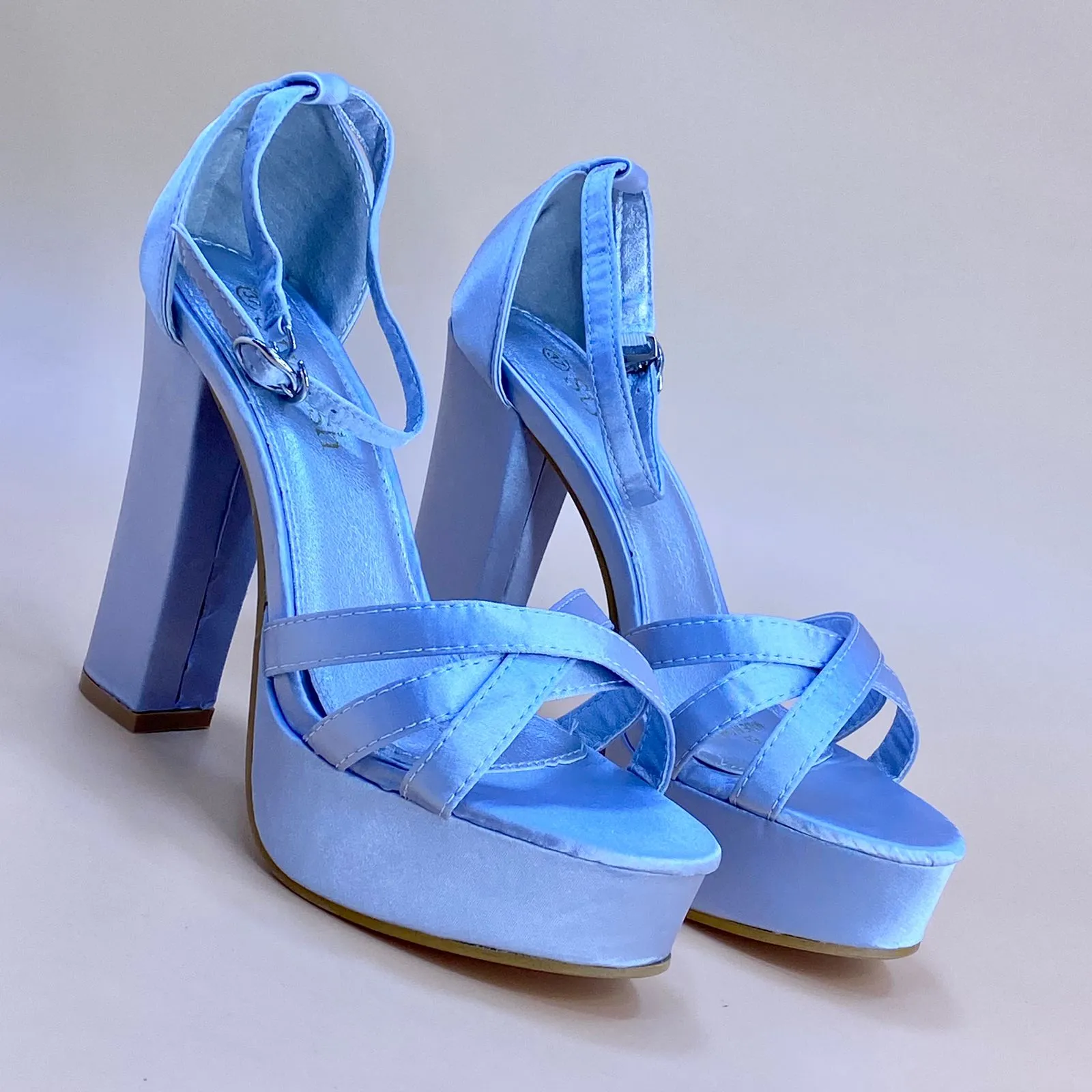 NEW ,  WOMEN SHOES HEELS W390