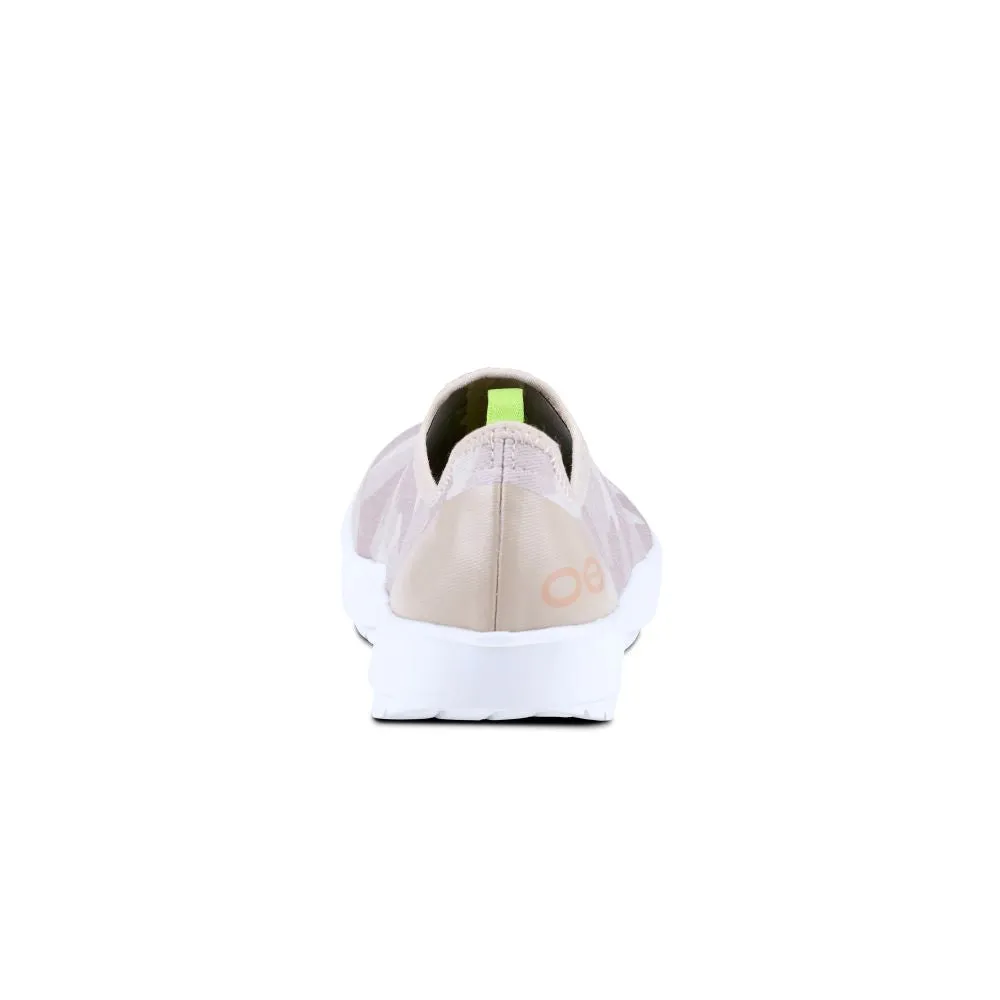 'OOFOS' Women's OOmg eeZee Low Shoe - White / Tan Camo