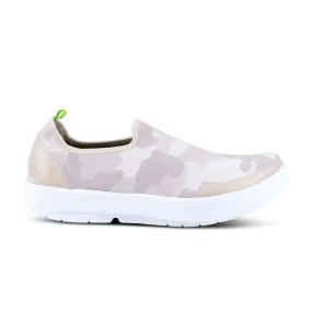 'OOFOS' Women's OOmg eeZee Low Shoe - White / Tan Camo